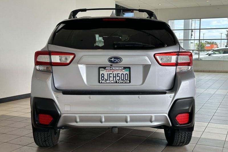 Subaru Crosstrek Vehicle Full-screen Gallery Image 05