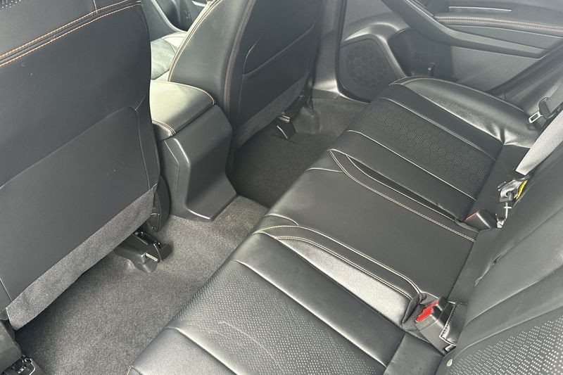 Subaru Crosstrek Vehicle Full-screen Gallery Image 12