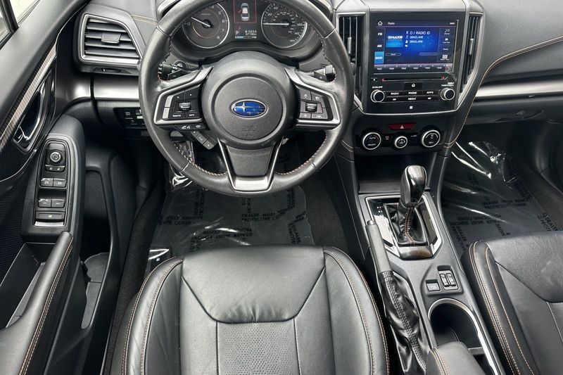 Subaru Crosstrek Vehicle Full-screen Gallery Image 14
