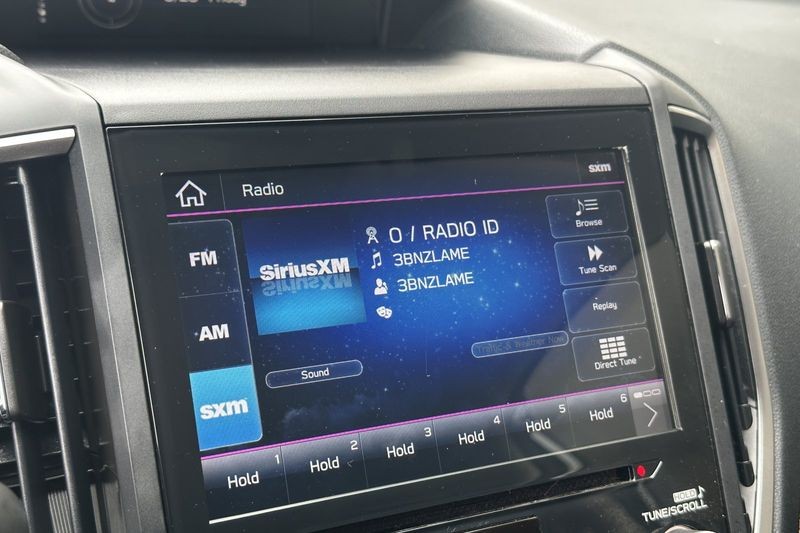 Subaru Crosstrek Vehicle Full-screen Gallery Image 18
