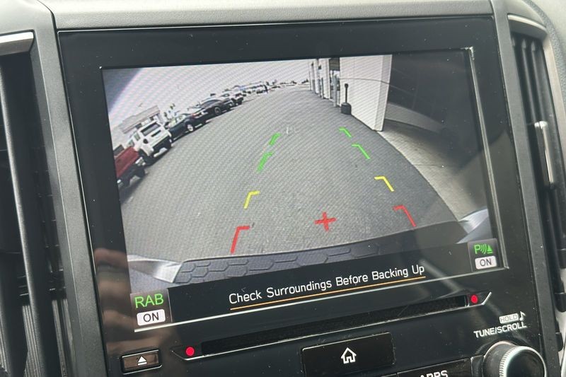 Subaru Crosstrek Vehicle Full-screen Gallery Image 19