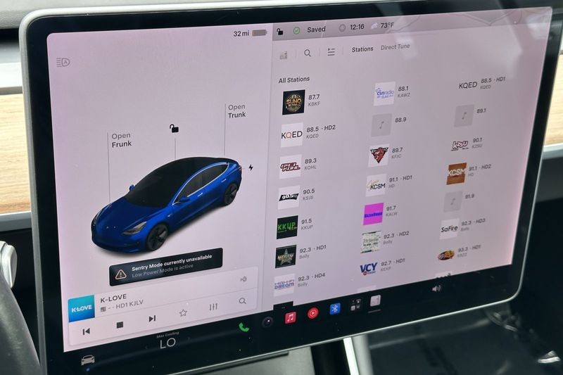 Tesla Model 3 Vehicle Full-screen Gallery Image 17