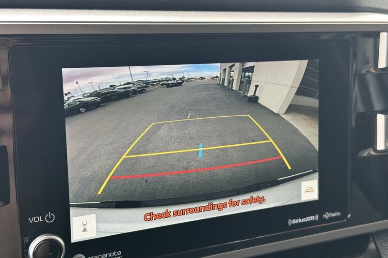 Toyota Tundra 4WD Vehicle Full-screen Gallery Image 18
