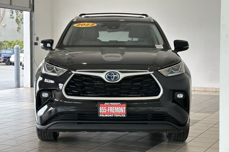 Toyota Highlander Vehicle Full-screen Gallery Image 09