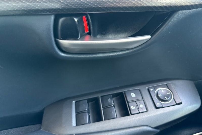 Lexus NX Vehicle Full-screen Gallery Image 11
