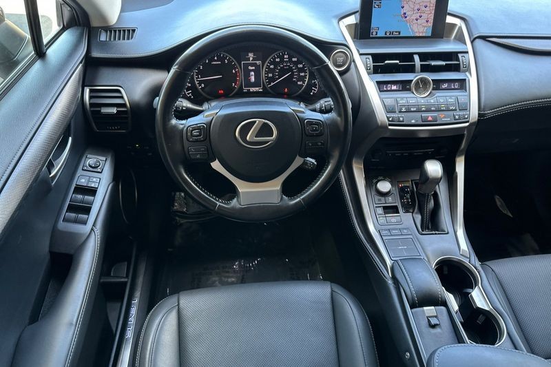 Lexus NX Vehicle Full-screen Gallery Image 14