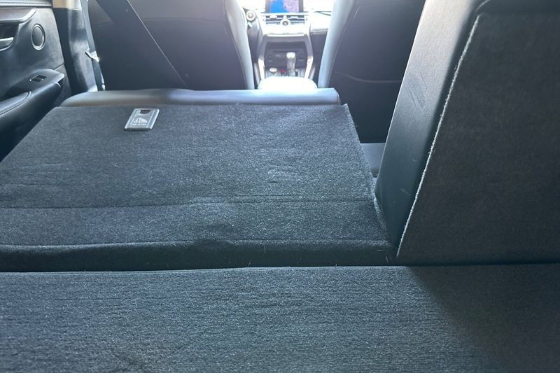 Lexus NX Vehicle Full-screen Gallery Image 15