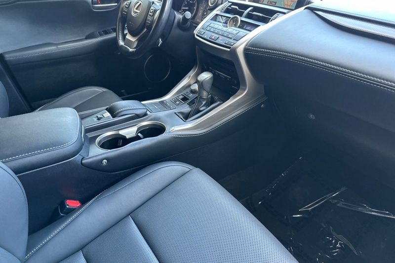 Lexus NX Vehicle Full-screen Gallery Image 16
