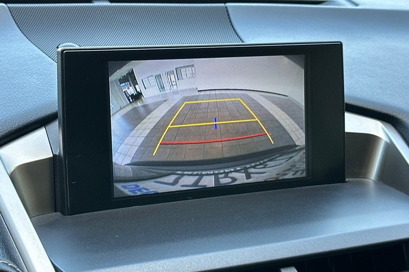Lexus NX Vehicle Full-screen Gallery Image 19