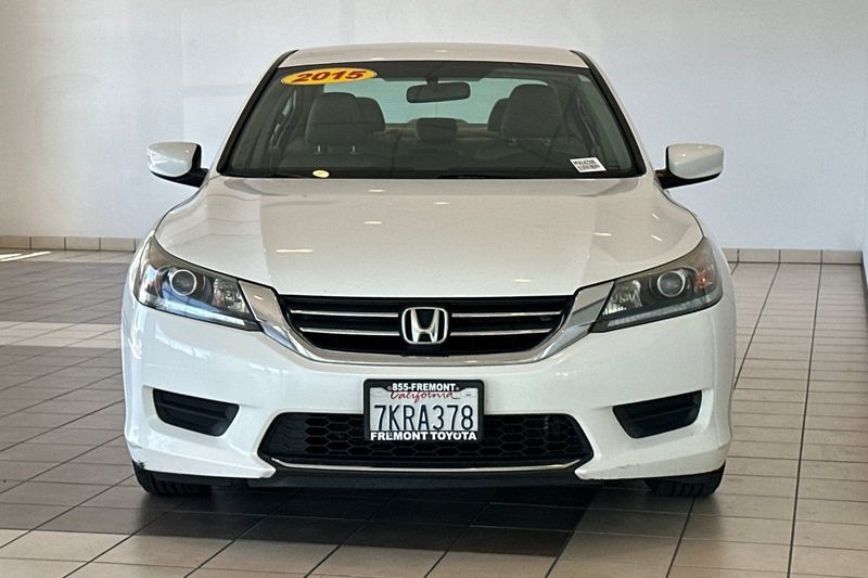 Honda Accord Sedan Vehicle Full-screen Gallery Image 09