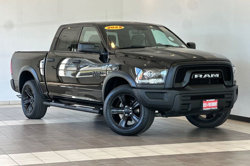 Ram 1500 Classic Vehicle Full-screen Gallery Image 02