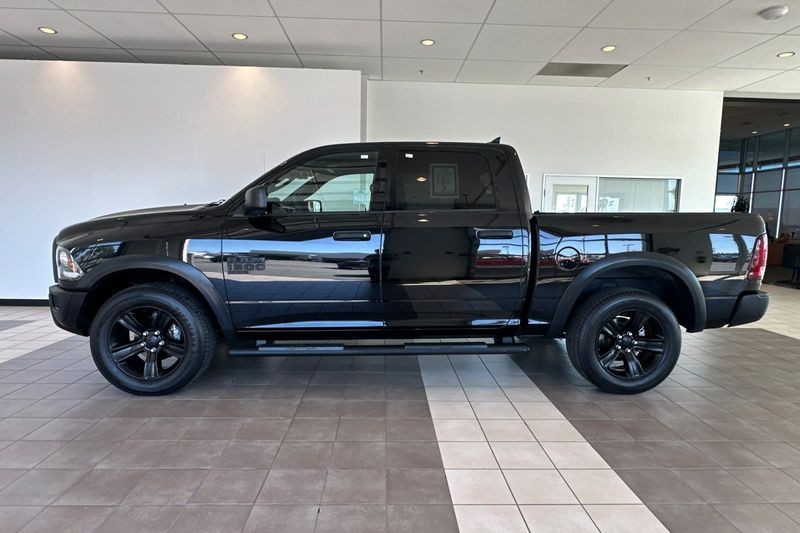 Ram 1500 Classic Vehicle Full-screen Gallery Image 07