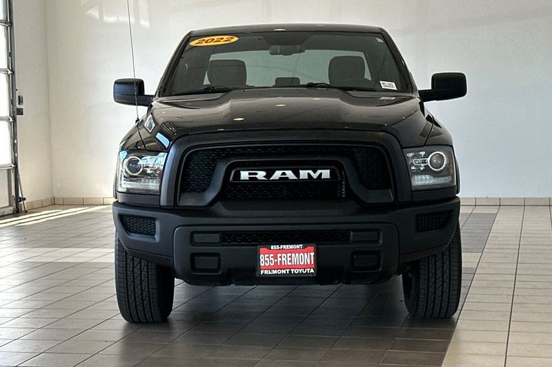 Ram 1500 Classic Vehicle Full-screen Gallery Image 09