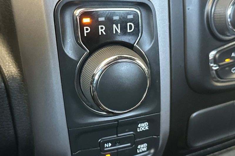 Ram 1500 Classic Vehicle Full-screen Gallery Image 20
