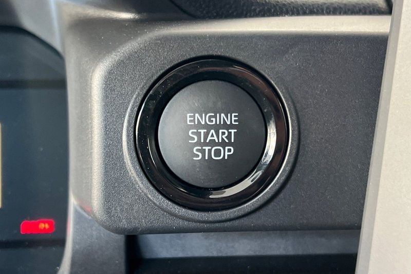 Toyota Tacoma 4WD Vehicle Full-screen Gallery Image 20