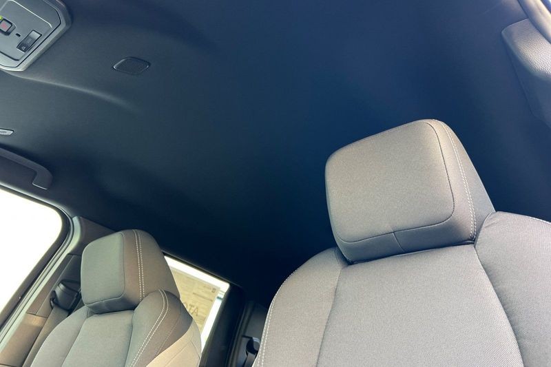 Toyota Tacoma 4WD Vehicle Full-screen Gallery Image 15