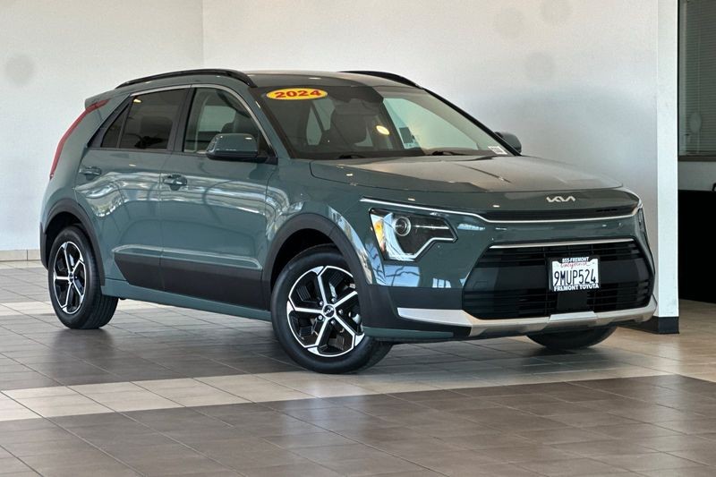 Kia Niro Vehicle Full-screen Gallery Image 02