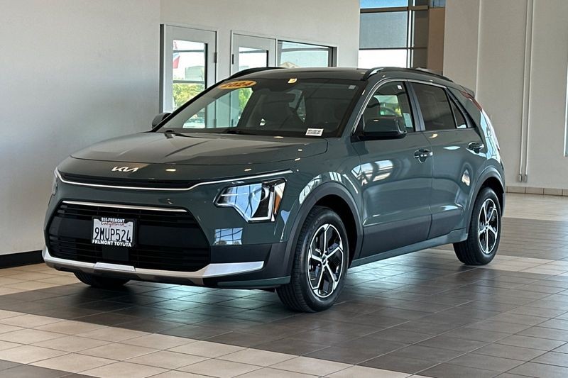 Kia Niro Vehicle Full-screen Gallery Image 08