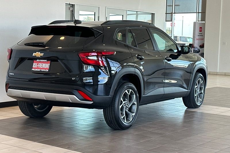 Chevrolet Trax Vehicle Full-screen Gallery Image 04