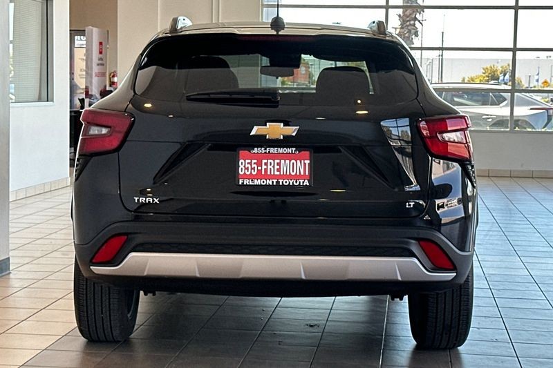 Chevrolet Trax Vehicle Full-screen Gallery Image 05