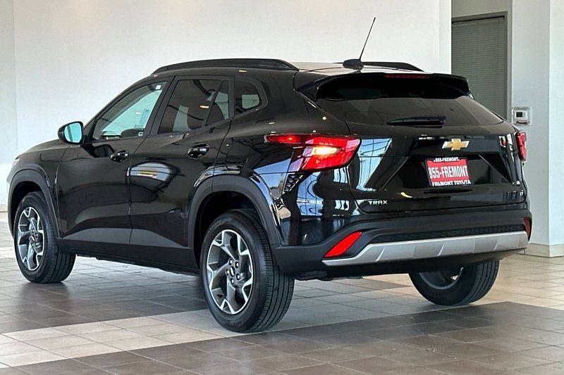 Chevrolet Trax Vehicle Full-screen Gallery Image 06