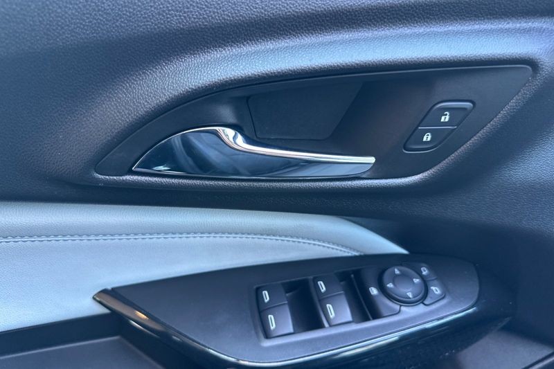 Chevrolet Trax Vehicle Full-screen Gallery Image 11