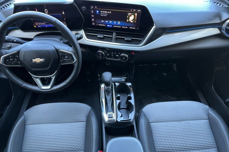 Chevrolet Trax Vehicle Full-screen Gallery Image 13