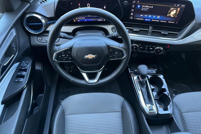 Chevrolet Trax Vehicle Full-screen Gallery Image 14