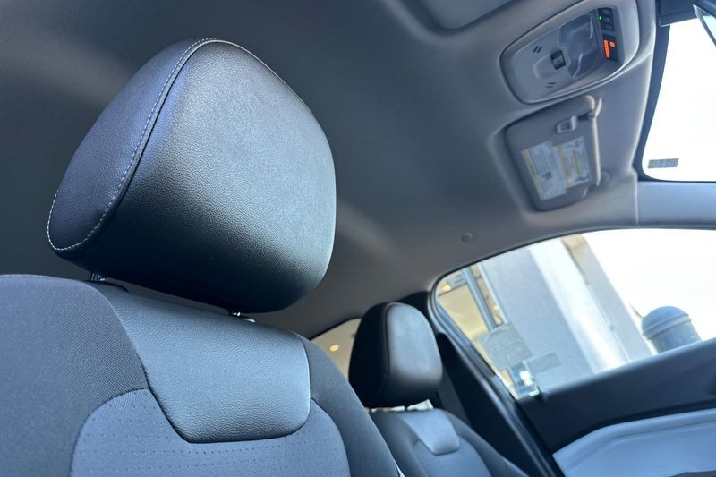 Chevrolet Trax Vehicle Full-screen Gallery Image 17