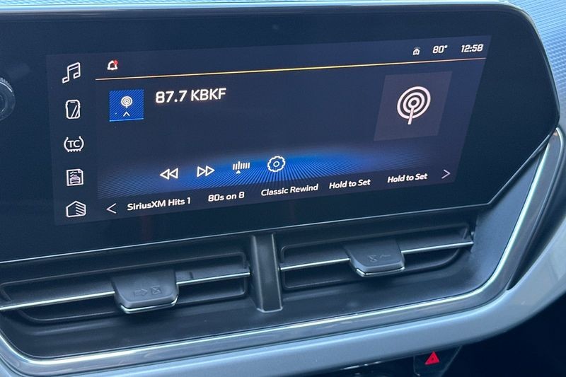 Chevrolet Trax Vehicle Full-screen Gallery Image 18