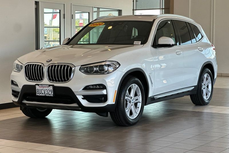 BMW X3 Vehicle Full-screen Gallery Image 08