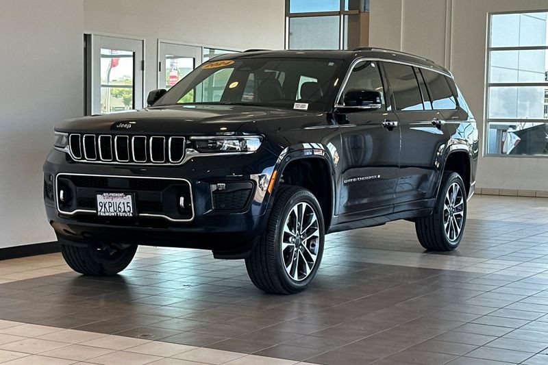 Jeep Grand Cherokee L Vehicle Full-screen Gallery Image 08