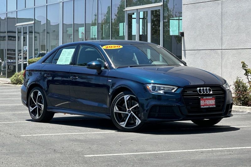 Audi A3 Sedan Vehicle Full-screen Gallery Image 02