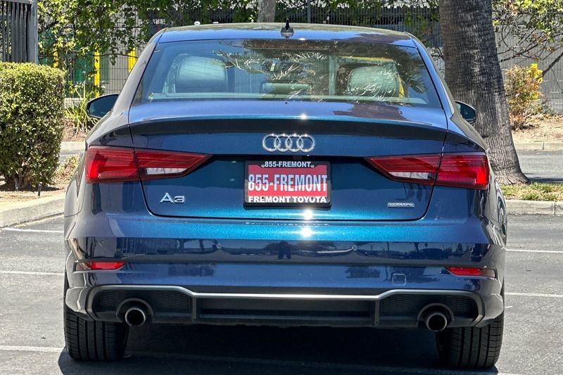Audi A3 Sedan Vehicle Full-screen Gallery Image 05