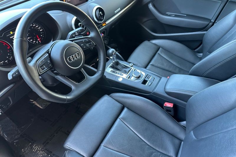 Audi A3 Sedan Vehicle Full-screen Gallery Image 10