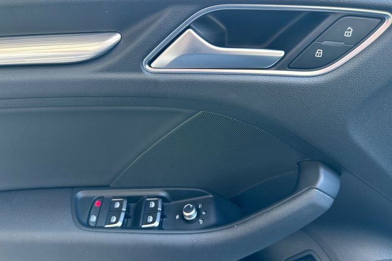 Audi A3 Sedan Vehicle Full-screen Gallery Image 11