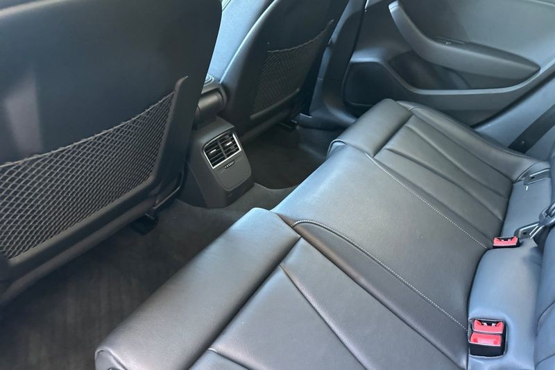 Audi A3 Sedan Vehicle Full-screen Gallery Image 12