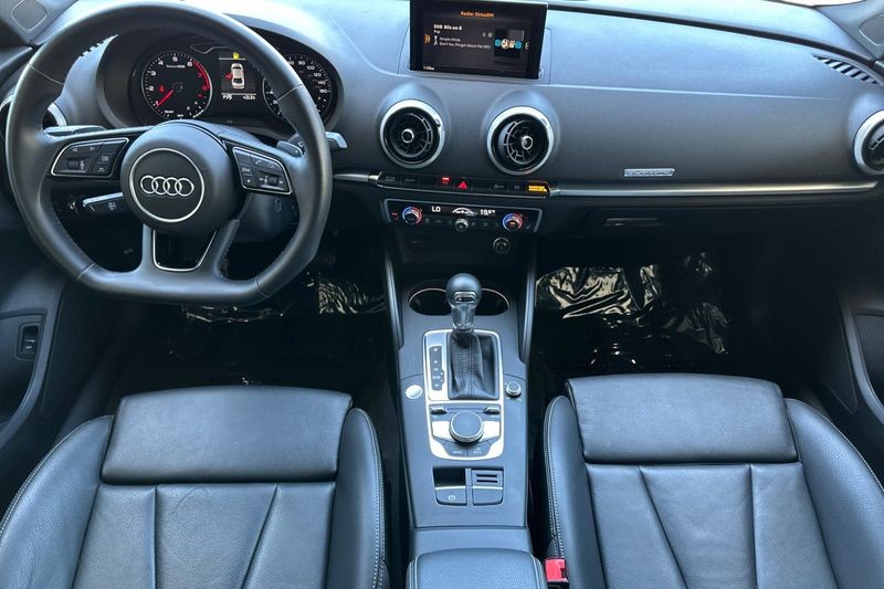 Audi A3 Sedan Vehicle Full-screen Gallery Image 13