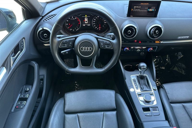 Audi A3 Sedan Vehicle Full-screen Gallery Image 14