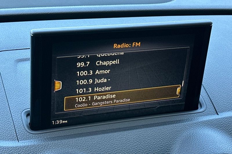 Audi A3 Sedan Vehicle Full-screen Gallery Image 17