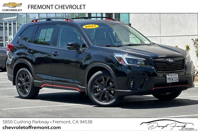 Subaru Forester Vehicle Full-screen Gallery Image 02
