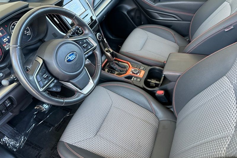 Subaru Forester Vehicle Full-screen Gallery Image 09