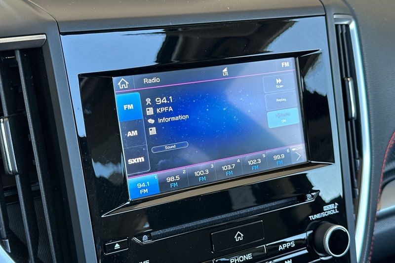Subaru Forester Vehicle Full-screen Gallery Image 16