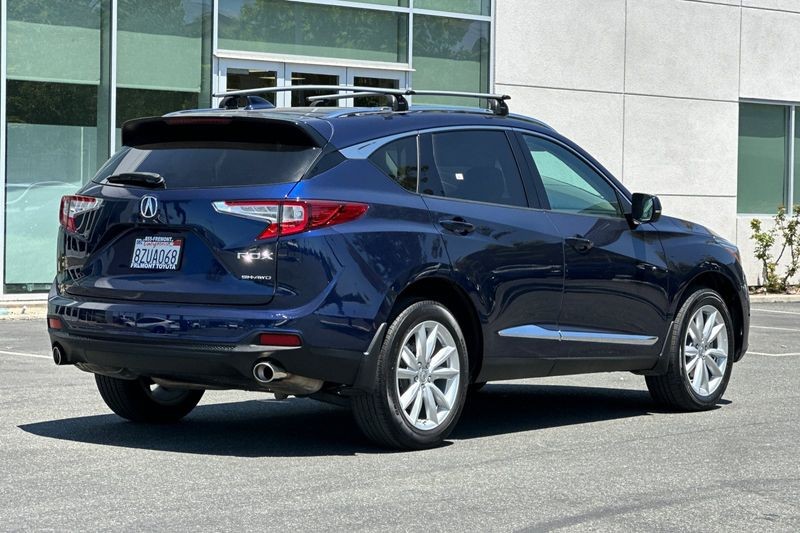 Acura RDX Vehicle Full-screen Gallery Image 04