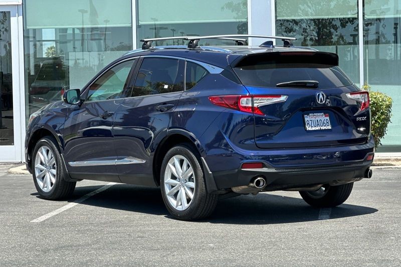 Acura RDX Vehicle Full-screen Gallery Image 06