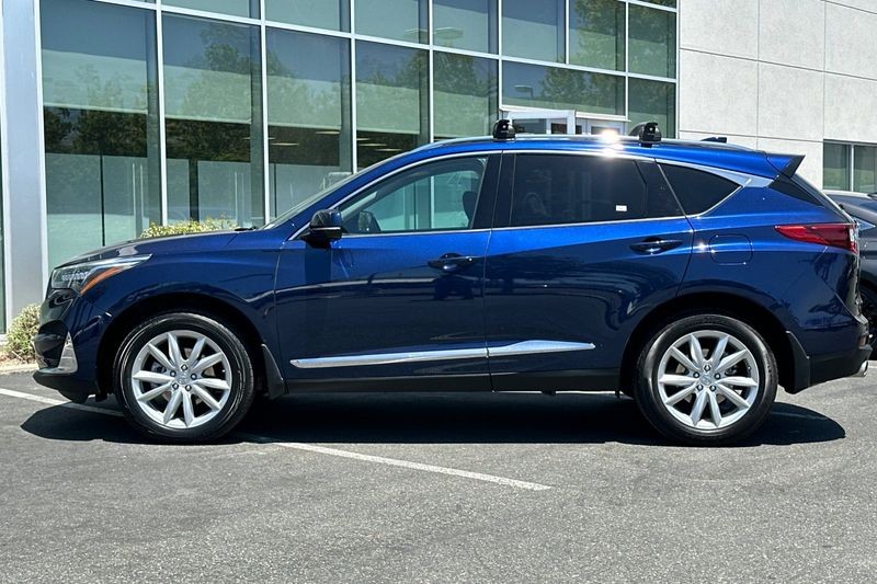Acura RDX Vehicle Full-screen Gallery Image 07