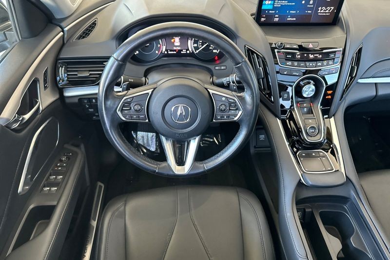 Acura RDX Vehicle Full-screen Gallery Image 14