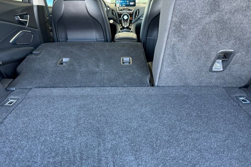 Acura RDX Vehicle Full-screen Gallery Image 15