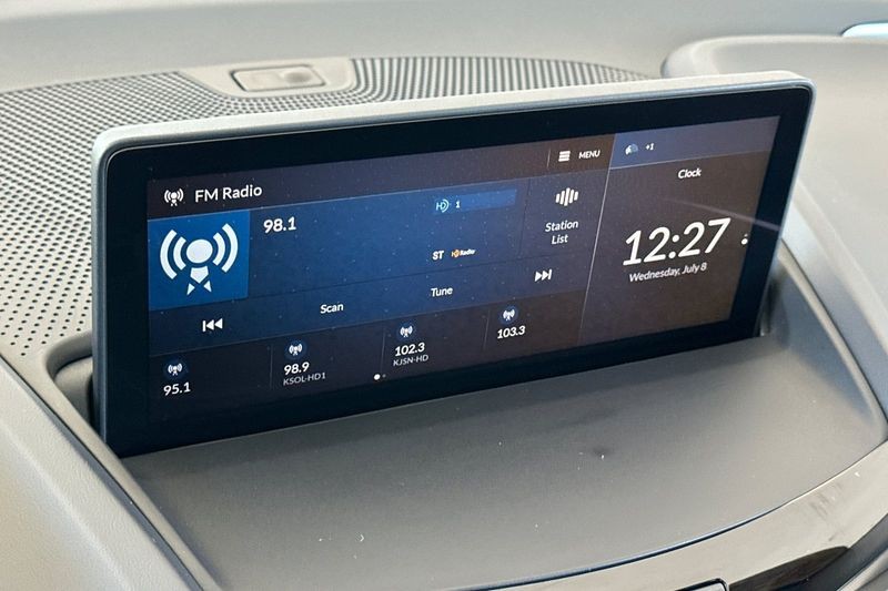 Acura RDX Vehicle Full-screen Gallery Image 18