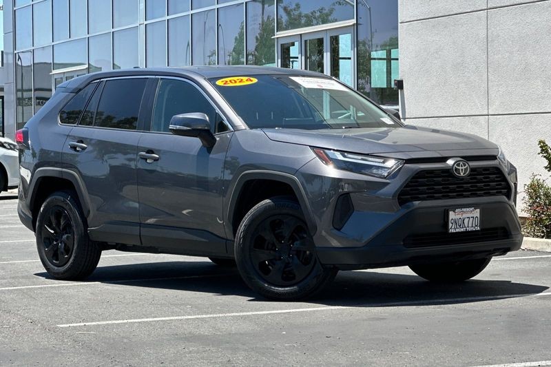 Toyota RAV4 Vehicle Full-screen Gallery Image 02